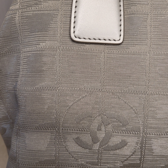 Chanel Metallic Gray Line Handbag With Certificate Of Authenticity - Picture 3 of 16